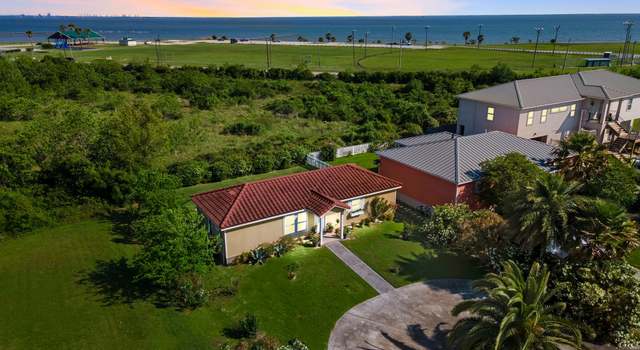 Photo of 210 Debbie Ln, San Leon, TX 77539