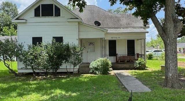 Photo of 821 Avenue D, Port Neches, TX 77651