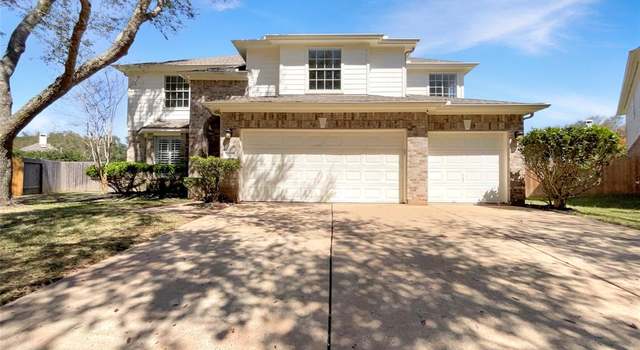 Photo of 10415 Five Oaks Ct, Missouri City, TX 77459