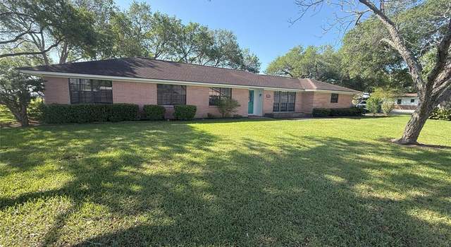 Photo of 203 Marx St, Ganado, TX 77962