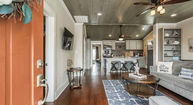 Photo of 1414 Mechanic St, Galveston, TX 77550