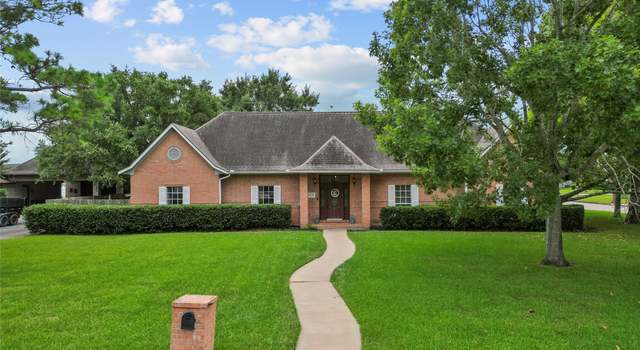 Photo of 616 Westwood Cir, La Marque, TX 77568