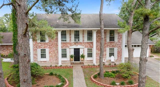 Photo of 125 Saint Andrews Dr, Friendswood, TX 77546