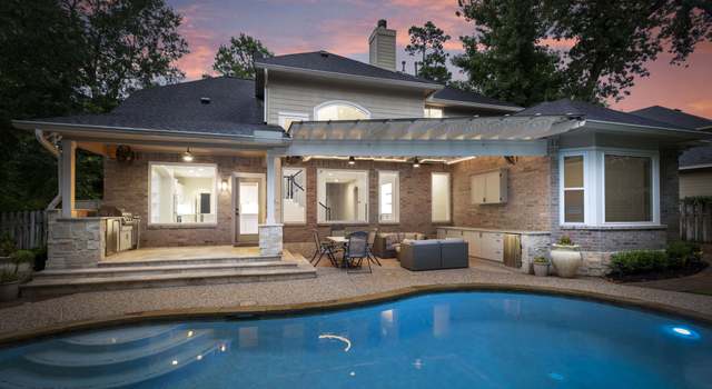 Photo of 55 N Altwood Cir, Spring, TX 77382