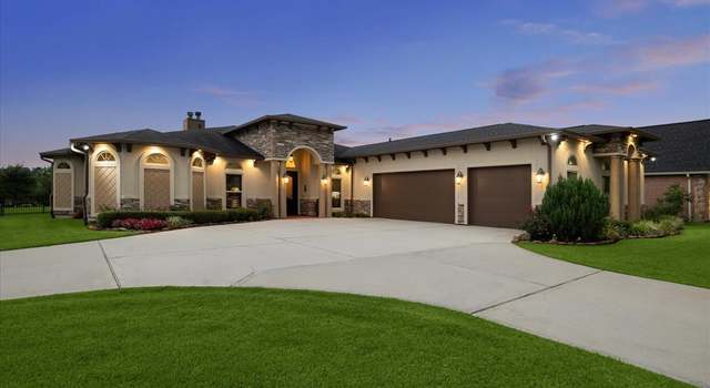 Photo of 12301 Oak Bend Cir, Conroe, TX 77304