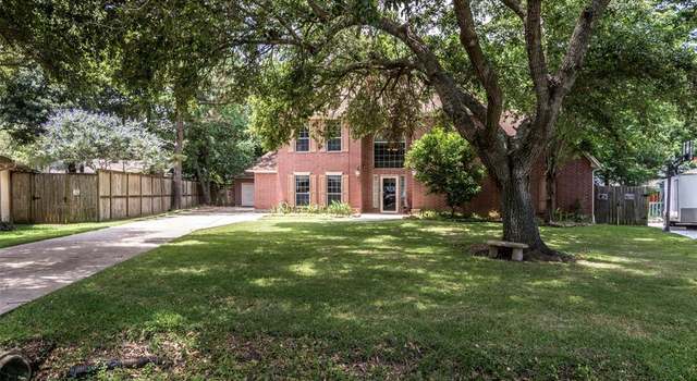 Photo of 708 Bayou Crest Cir, Dickinson, TX 77539