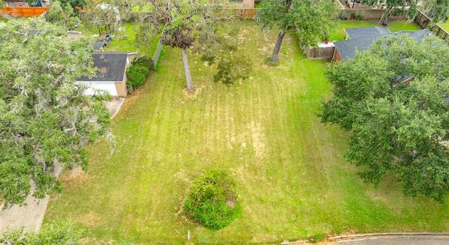 Photo of 2263 Lakewood Dr, West Columbia, TX 77486