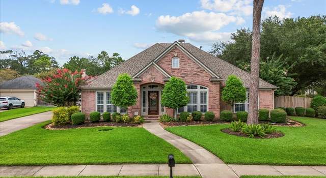 Photo of 911 Pine Breeze Dr, Friendswood, TX 77546