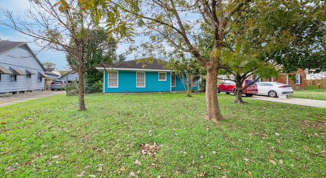 Photo of 6438 Pinehurst Dr, Houston, TX 77023