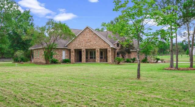 Photo of 15453 Crown Oaks Dr, Montgomery, TX 77316