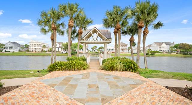 Photo of 8 Latitude Ln, Galveston, TX 77554