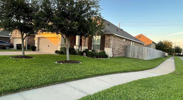 Photo of 211 Brookwood Park Ln Ln, Dickinson, TX 77539