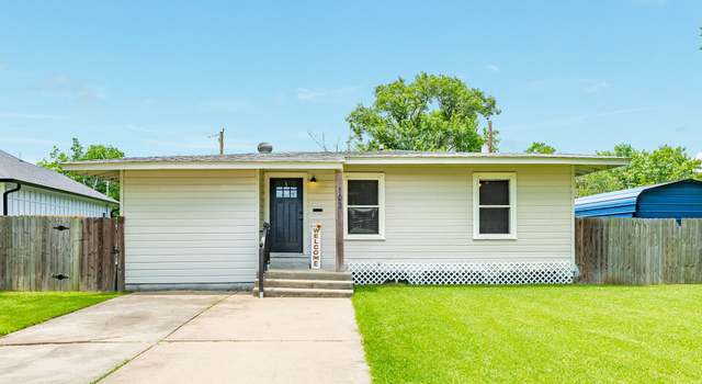 Photo of 103 Magnolia St, Lake Jackson, TX 77566