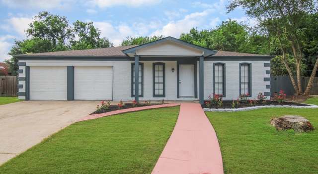 Photo of 11835 S Ridgewood Cir, Houston, TX 77071