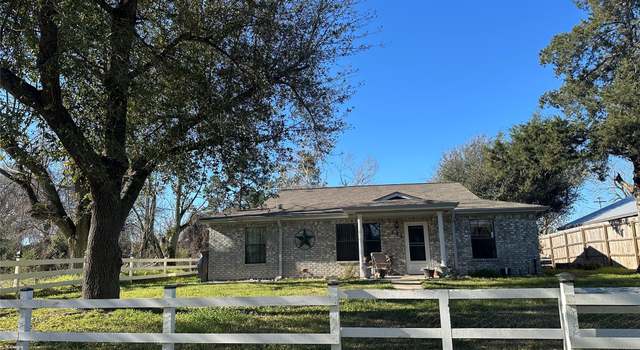 Photo of 410 E Division St, Jewett, TX 75846
