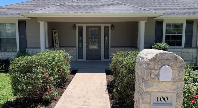 Photo of 100 Ridgecrest St, Hallettsville, TX 77964
