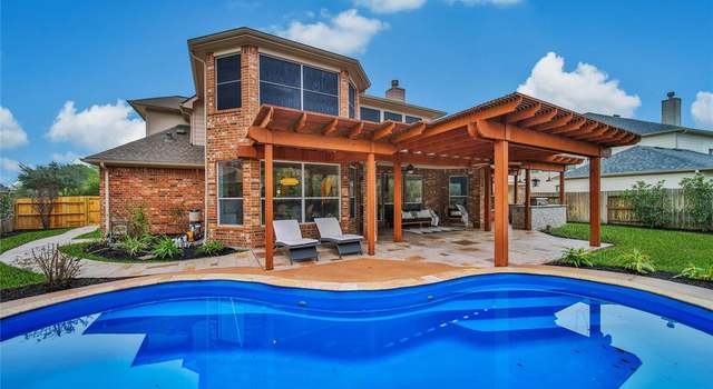 Photo of 12016 Cedar Creek Dr, Pearland, TX 77584