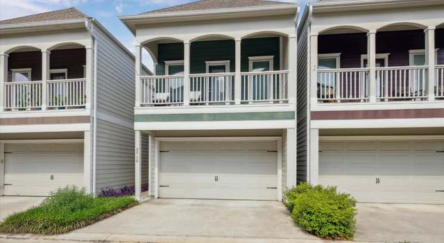 Photo of 3715 Oakroc Grv, Houston, TX 77018