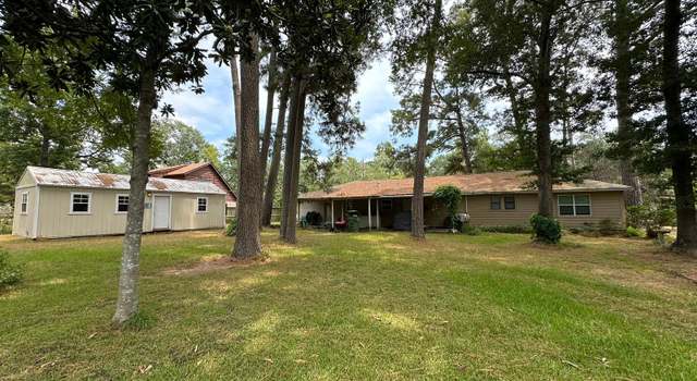 Property at 14 Catalina Rd, Huntsville, TX 77340, 3 beds, 1 bath