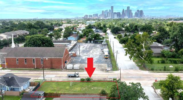 Photo of 4202 Billingsley St, Houston, TX 77009