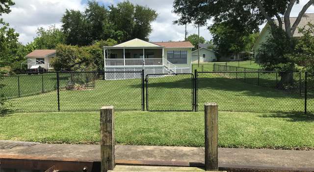 Photo of 104 Bayside St, Livingston, TX 77351