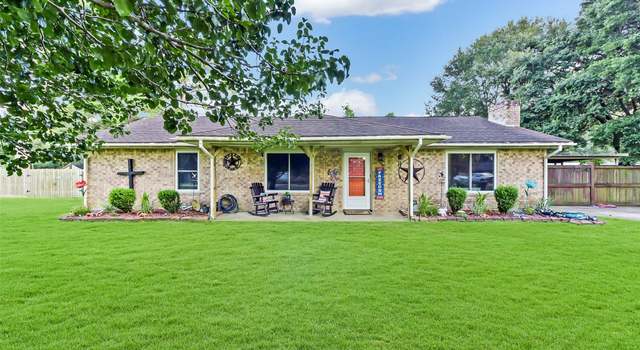 Photo of 4004 Hillcrest St, Liberty, TX 77575