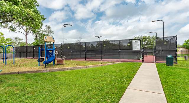 Photo of 2622 N Brompton Dr, Pearland, TX 77584