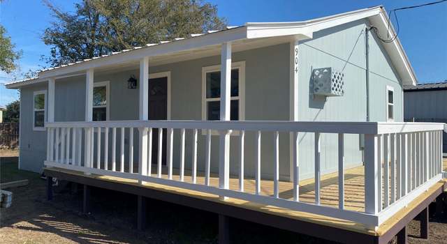 Photo of 904 Millican St, Navasota, TX 77868