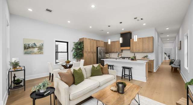 Photo of 122 E 31st 1/2 St, Houston, TX 77018