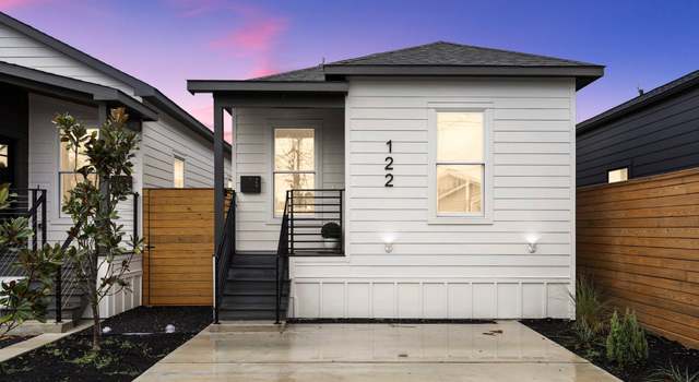 Photo of 122 E 31st 1/2 St, Houston, TX 77018