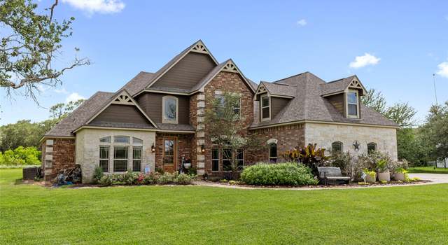 Photo of 44 Center Tree Dr, Palacios, TX 77465