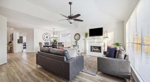 Photo of 5404 Spring Branch Dr, Pearland, TX 77584