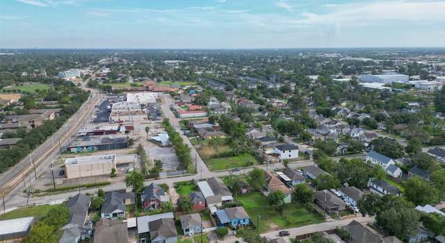 Photo of 1126 Luzon St, Houston, TX 77009