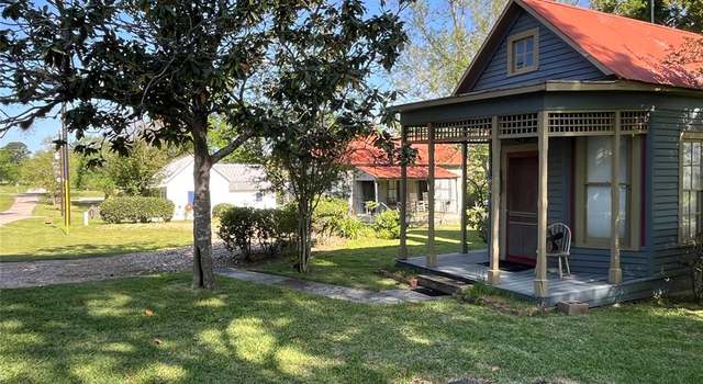 Photo of 624 Houston St, New Ulm, TX 78950