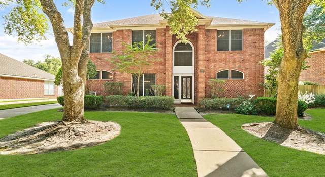 Photo of 1903 Willow Lakes Dr, Sugar Land, TX 77479