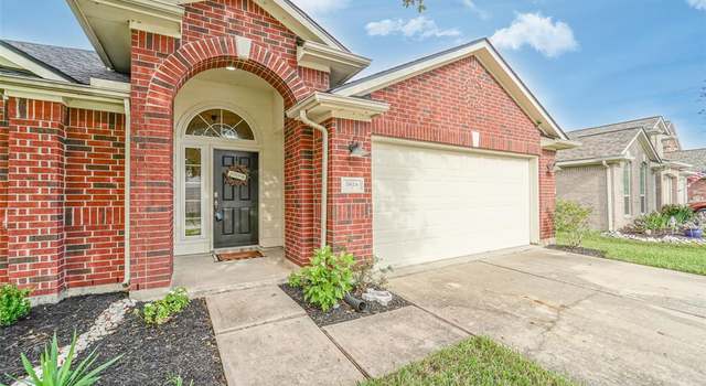 Photo of 2028 Sandy Bank Ln, Pearland, TX 77581