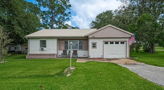 Photo of 623 Bernard St, Damon, TX 77430