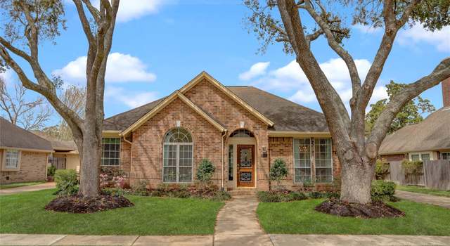 Photo of 902 Lakespur Dr, Sugar Land, TX 77479