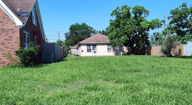 Photo of 926 W 5th St, Freeport, TX 77541