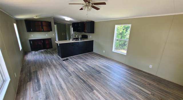 Photo of 340 E Fox St, Kountze, TX 77625