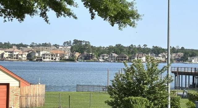 Photo of 9834 E Shore Dr, Willis, TX 77318