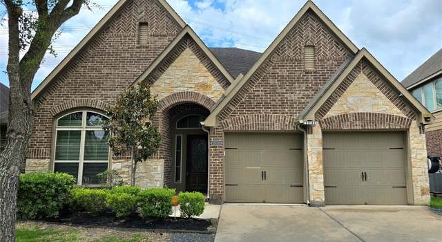 Photo of 13710 Mooring Pointe Dr, Pearland, TX 77584