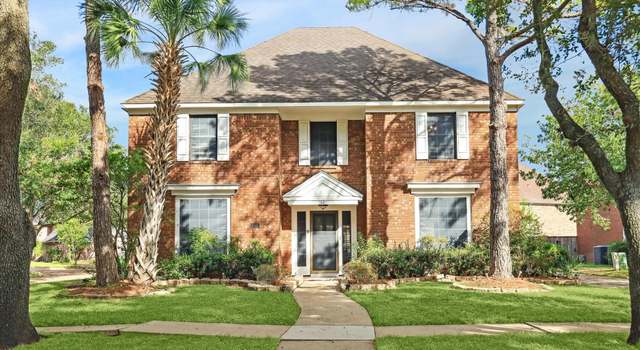 Photo of 142 S Hall Dr, Sugar Land, TX 77478