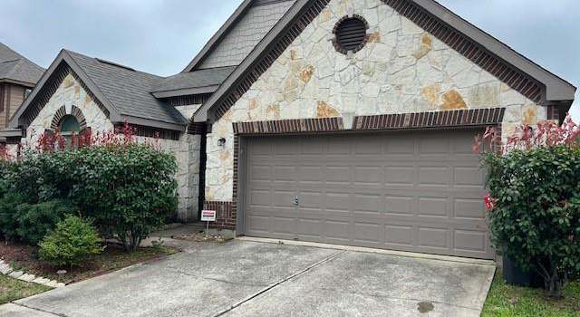 Photo of 6016 Little Grove Dr, Pearland, TX 77581