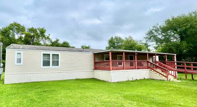 Photo of 2216 Smith St, West Orange, TX 77630