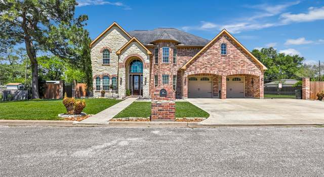 Photo of 2511 Maple St, Liberty, TX 77575
