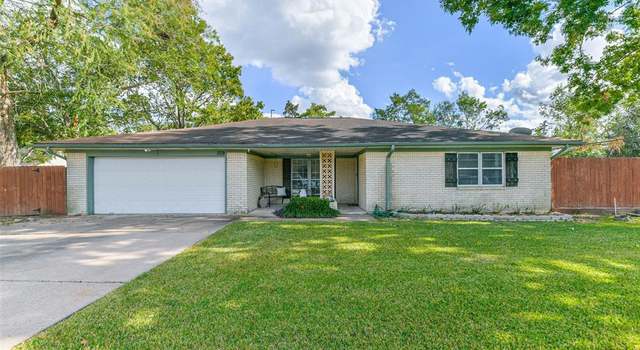 Photo of 109 E Shadowbend Ave, Friendswood, TX 77546