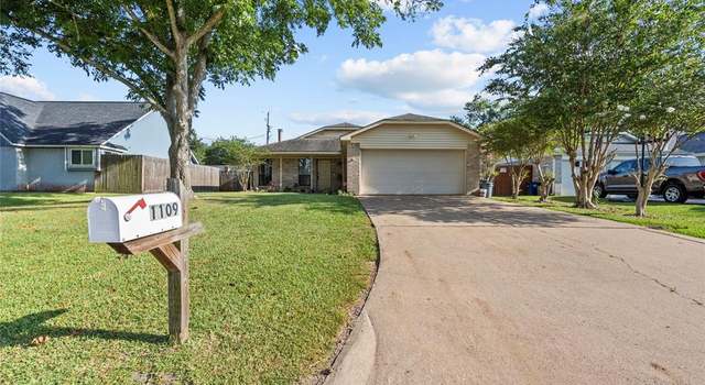 Photo of 1109 N Nottingham Dr, League City, TX 77573