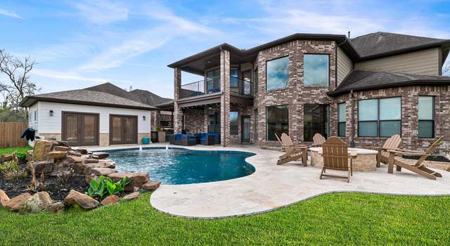 Photo of 6915 Fall Creek Ln, Missouri City, TX 77459