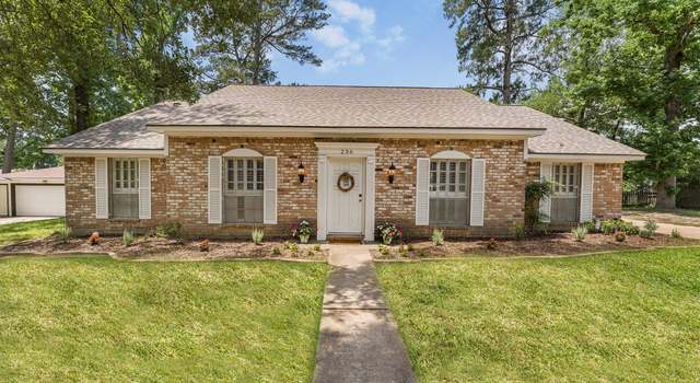 Photo of 236 Pine Valley St, Huntsville, TX 77320
